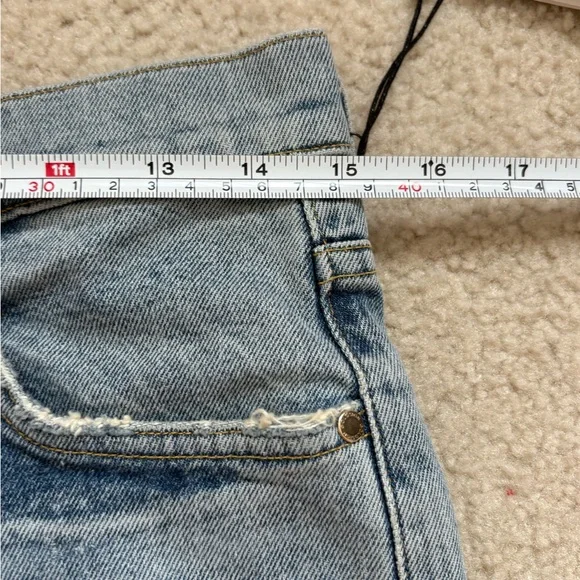 Goldsign light wash denim button fly straight leg jeans, sz 28 (measures sz 30) - Picture 3 of 7